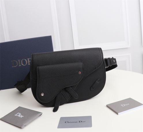 dior 3万以下スーパーコピー メンズバッグ レザー ブラック斜め掛けバッグ ブラック