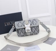 dior 3万円以内激安通販 メンズバッグ  内蔵センサーチップ ブラックレザー ブラック