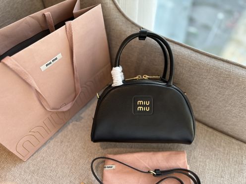 新商品! miumiu バッグ スーパーコピー ブラック 24*15cm