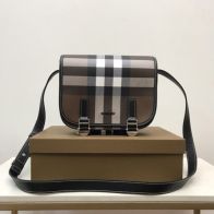 バーバリーBURBERRYスーパーコピーバッグブラウンレザー軽い高級ショルダーバッグ斜めかけ