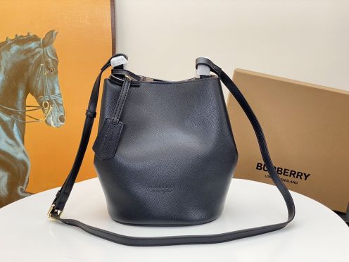 バーバリーBURBERRYスーパーコピーバッグレザーブラック軽量斜めかけファッション