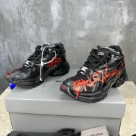 バレンシアガ偽偽物 BALENCIAGA スポーツ 運動 軽量 メンズシューズ 高級品 ブラック