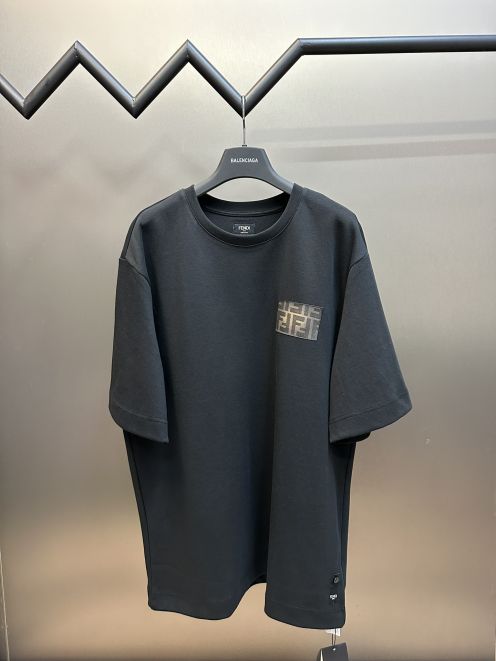 人気定番可愛いフェンディtシャツ偽物