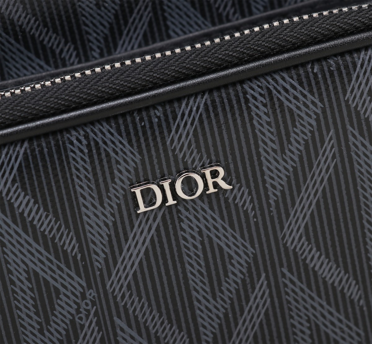 dior バッグ ロゴ偽物 内蔵センサーチップ ミニ ショルダーバッグ ブラック_8