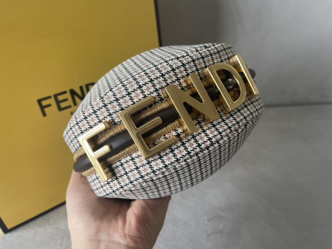 フェンディ小物偽物 FENDI文字  金色のメタルパーツ_2