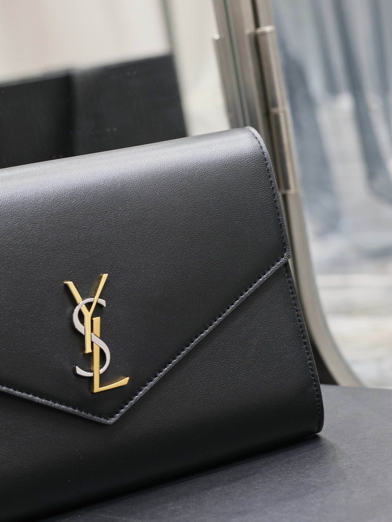 YSL2023新作 バッグ イヴサンローラン偽物 イタリア レザー 持ちバッグ ブラック_3