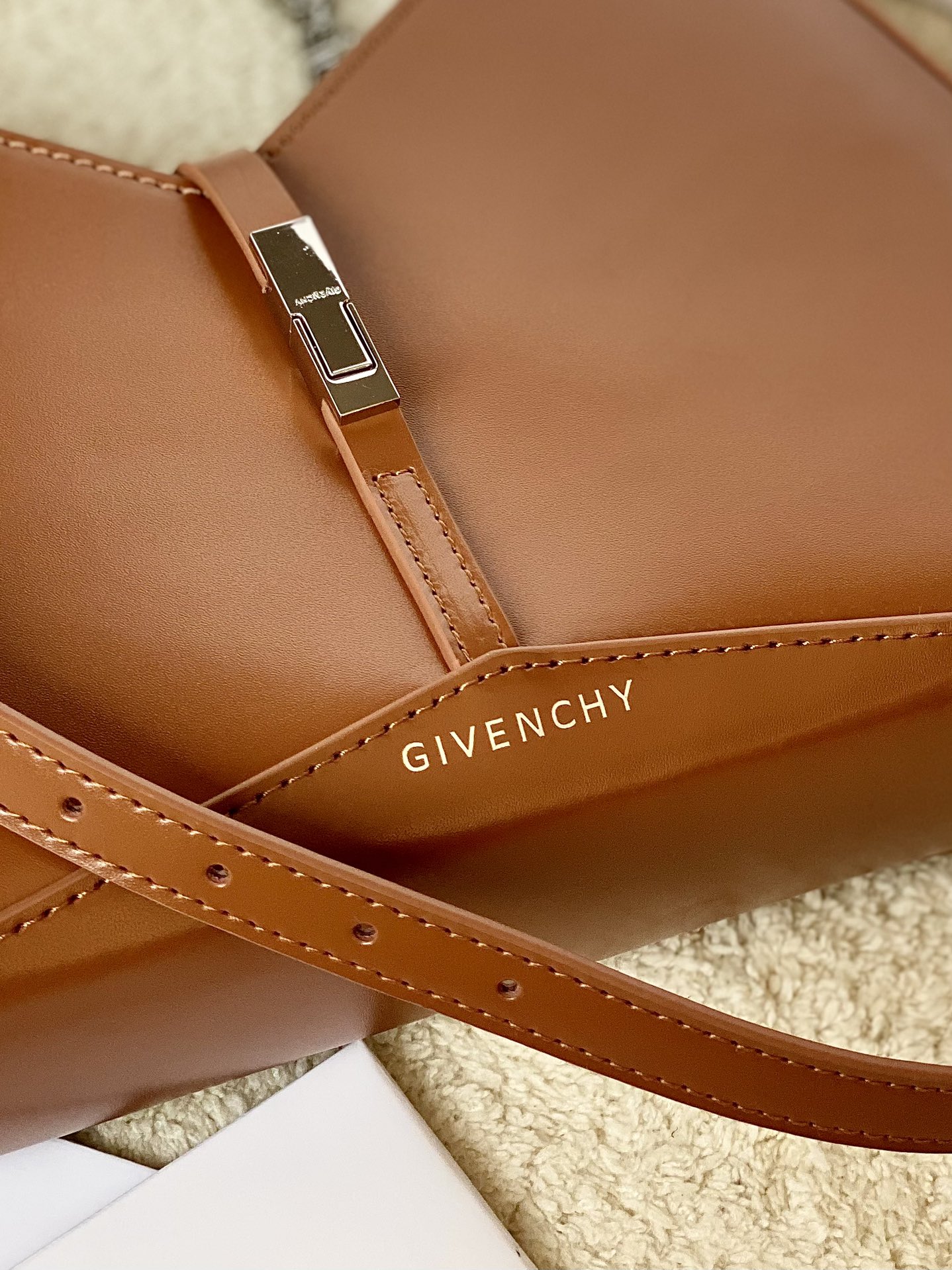 GIVENCHYバオバオバッグ スーパーコピー フランス レザーバッグ レディース 魅力 ブラウン_9