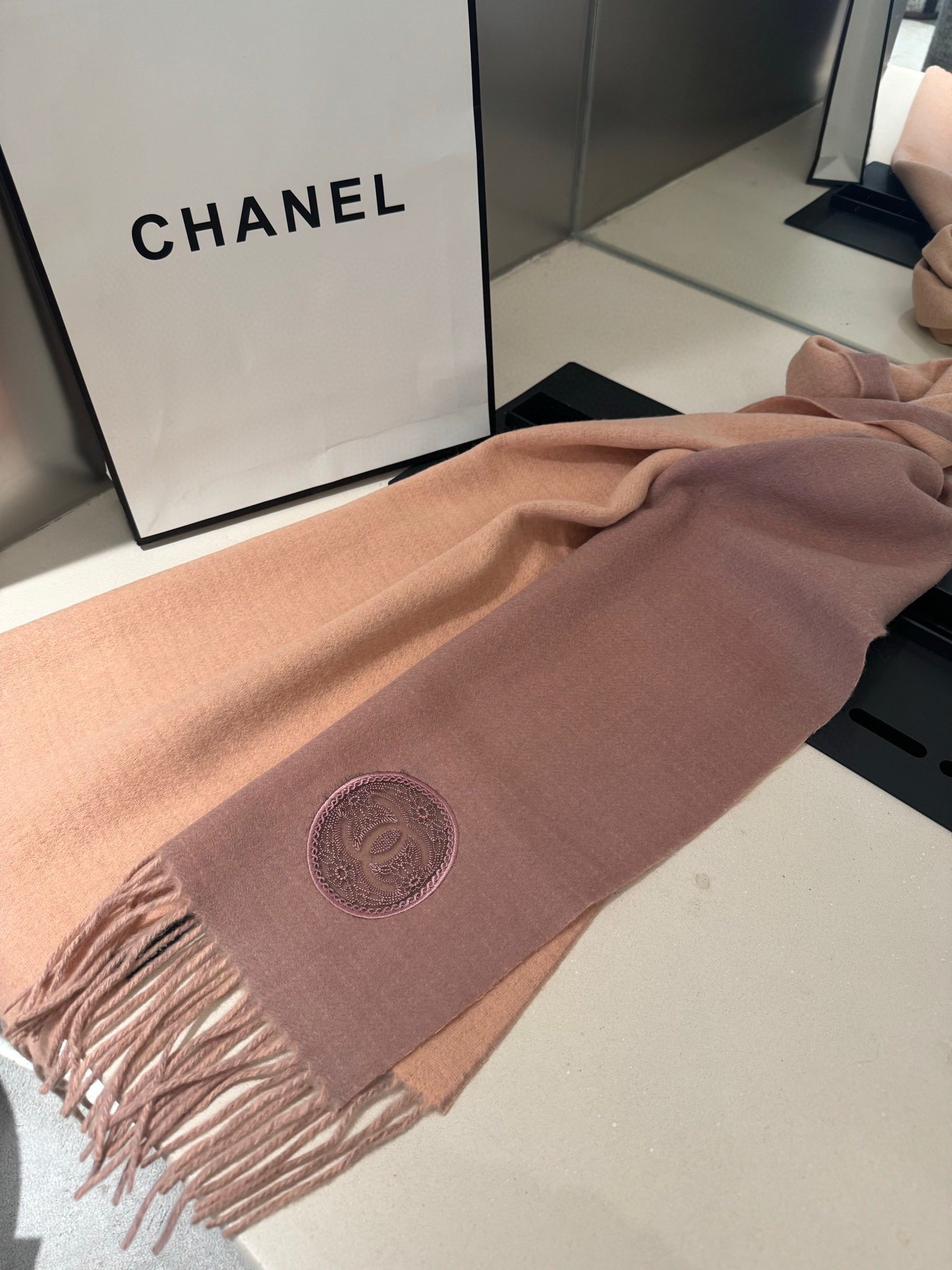 CHANEL2023新品 シャネルのマフラーｎ級品 見分け方 暖かい 大判 通勤 旅行 レディース 桃色_2