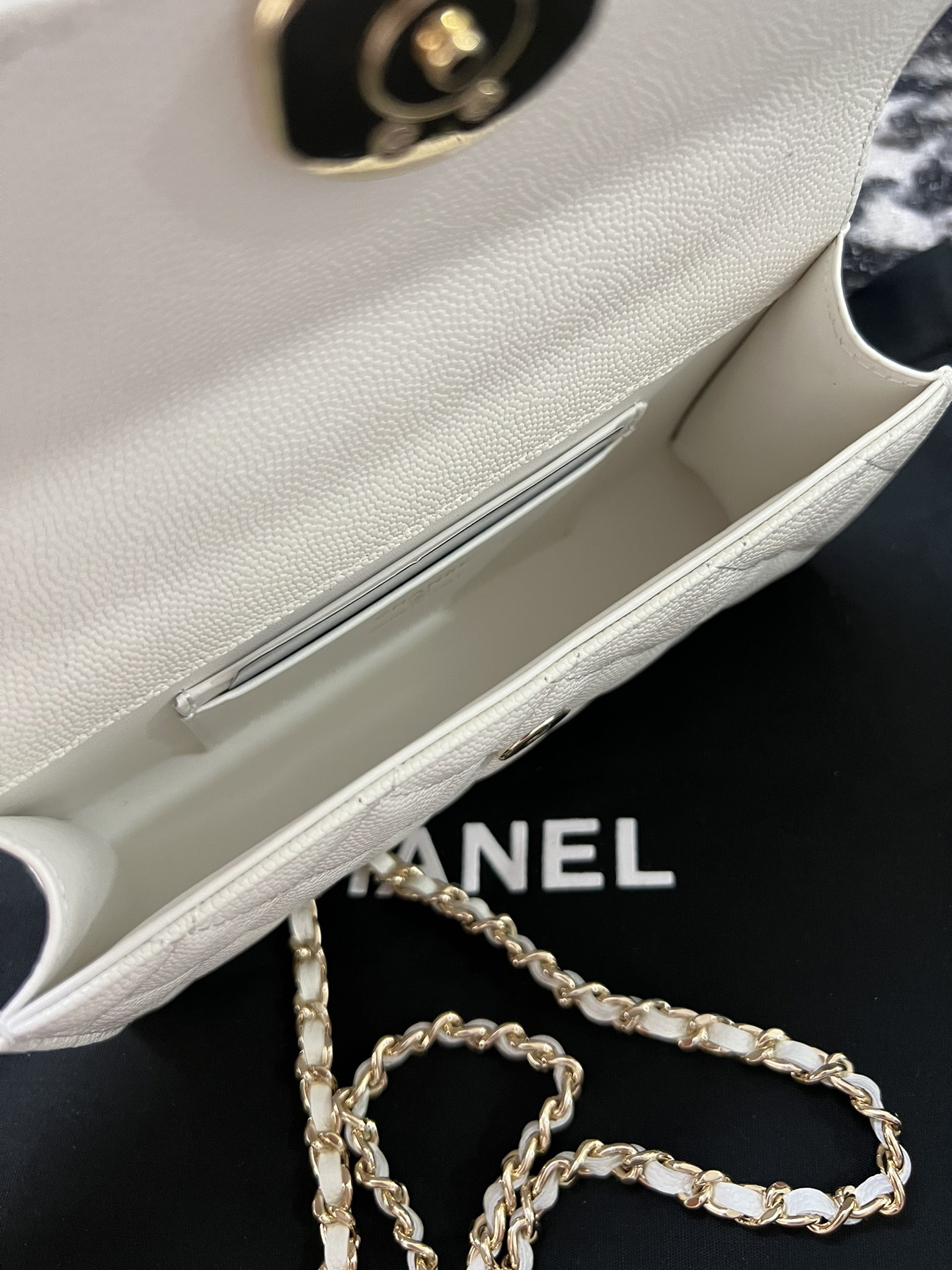 chanel シャネル 希少 バッグコピー チェーンバッグ 持ちバッグ レディース ２色 ホワイト_8