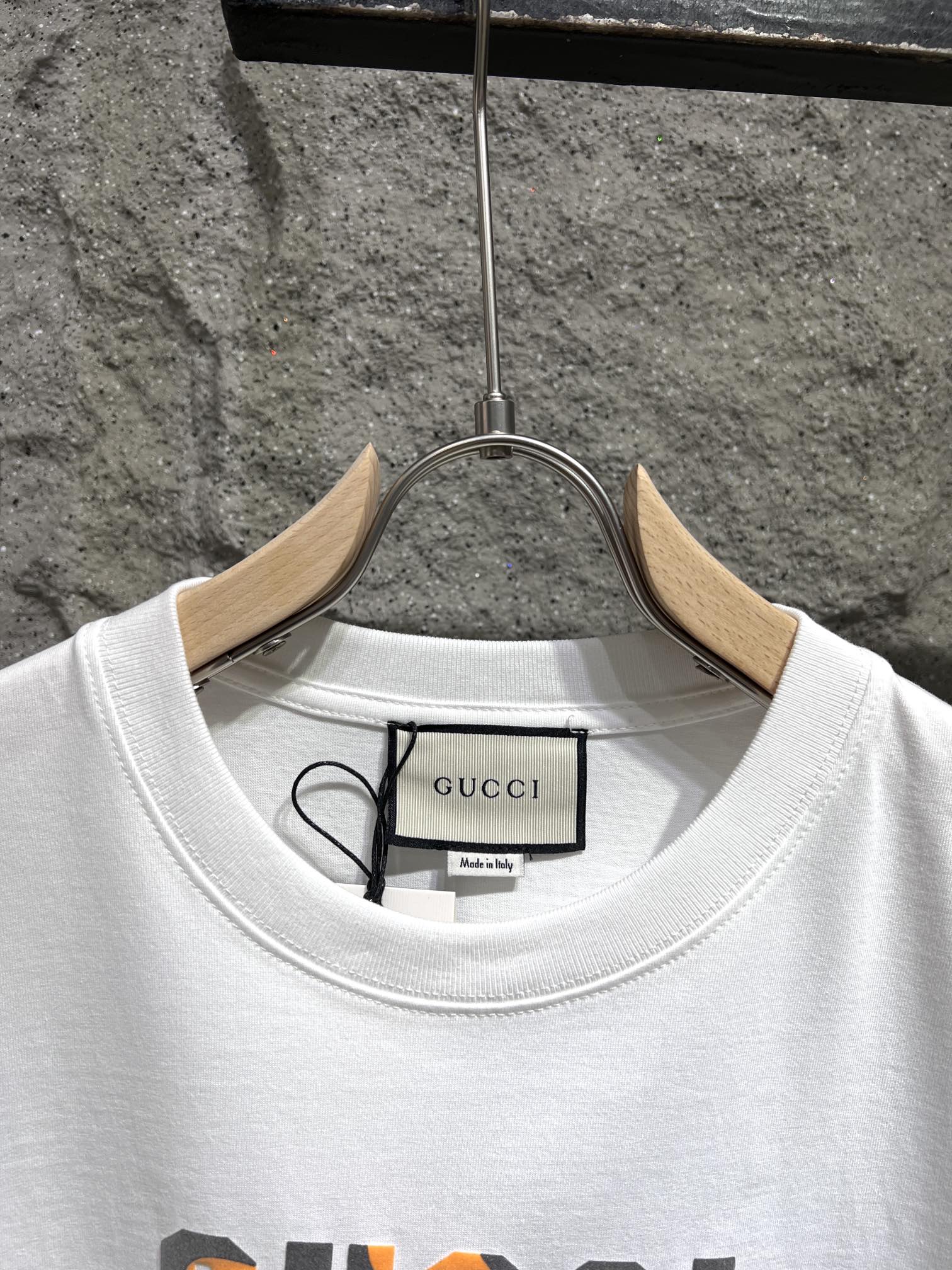 最新作gucci 半袖シャツ偽物	Tシャツおしゃれなトレンドスタイル_2