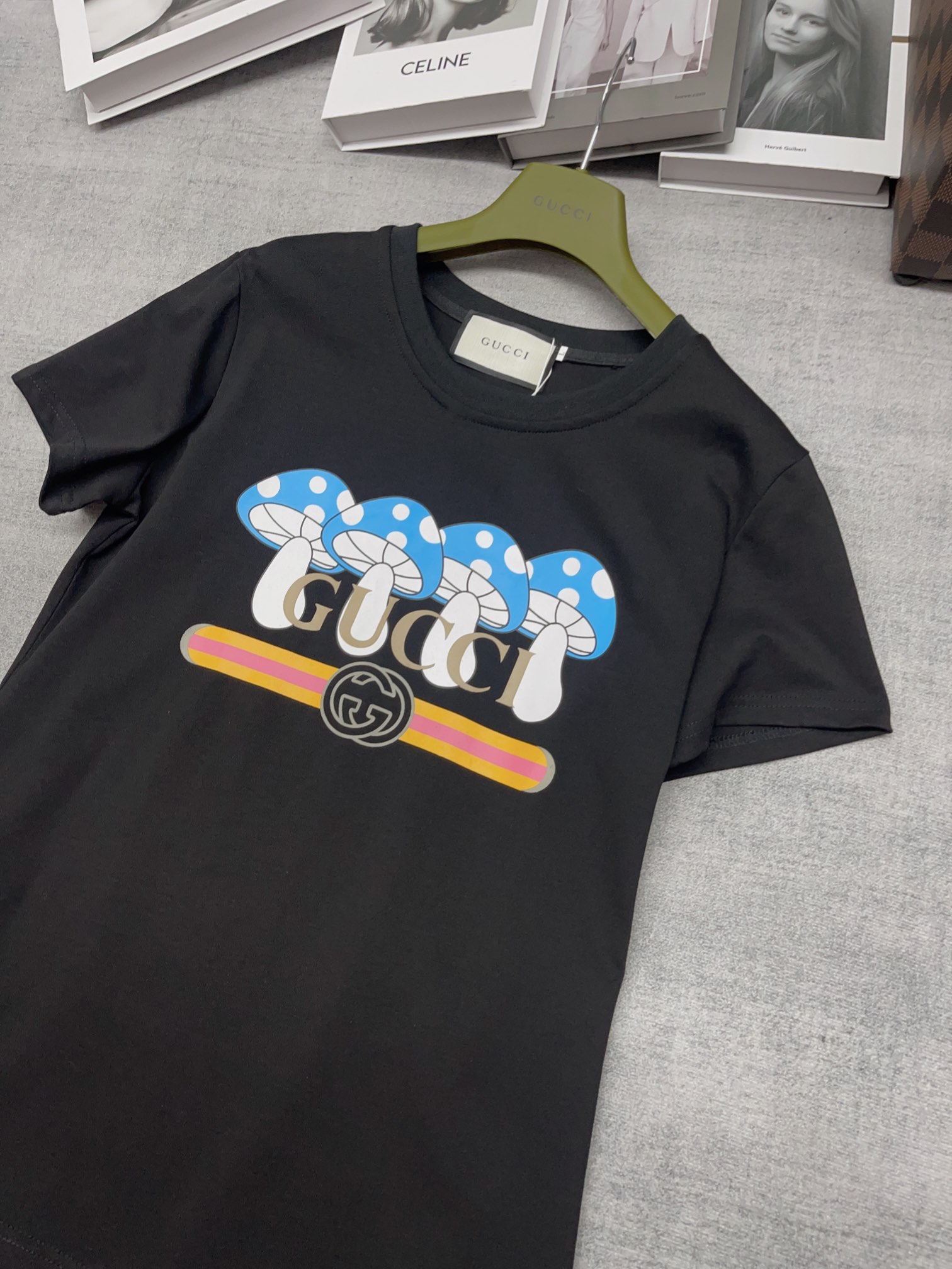 グッチn級品スーパーコピー半袖Tシャツコットンブラック柔らかい花柄_3