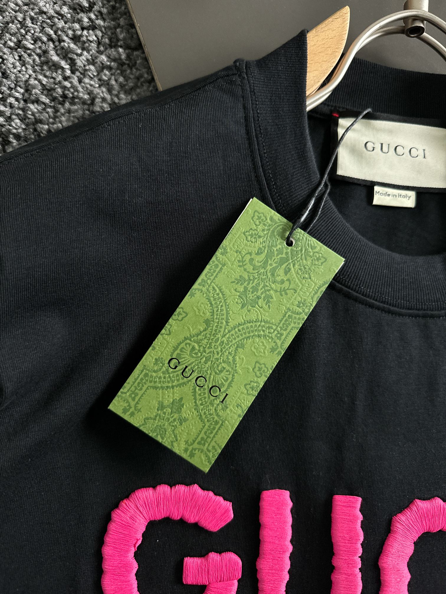 グッチGUCCI限定スーパーコピー半袖Tシャツコットンブラック柔らかい花柄レディースメンズ_4