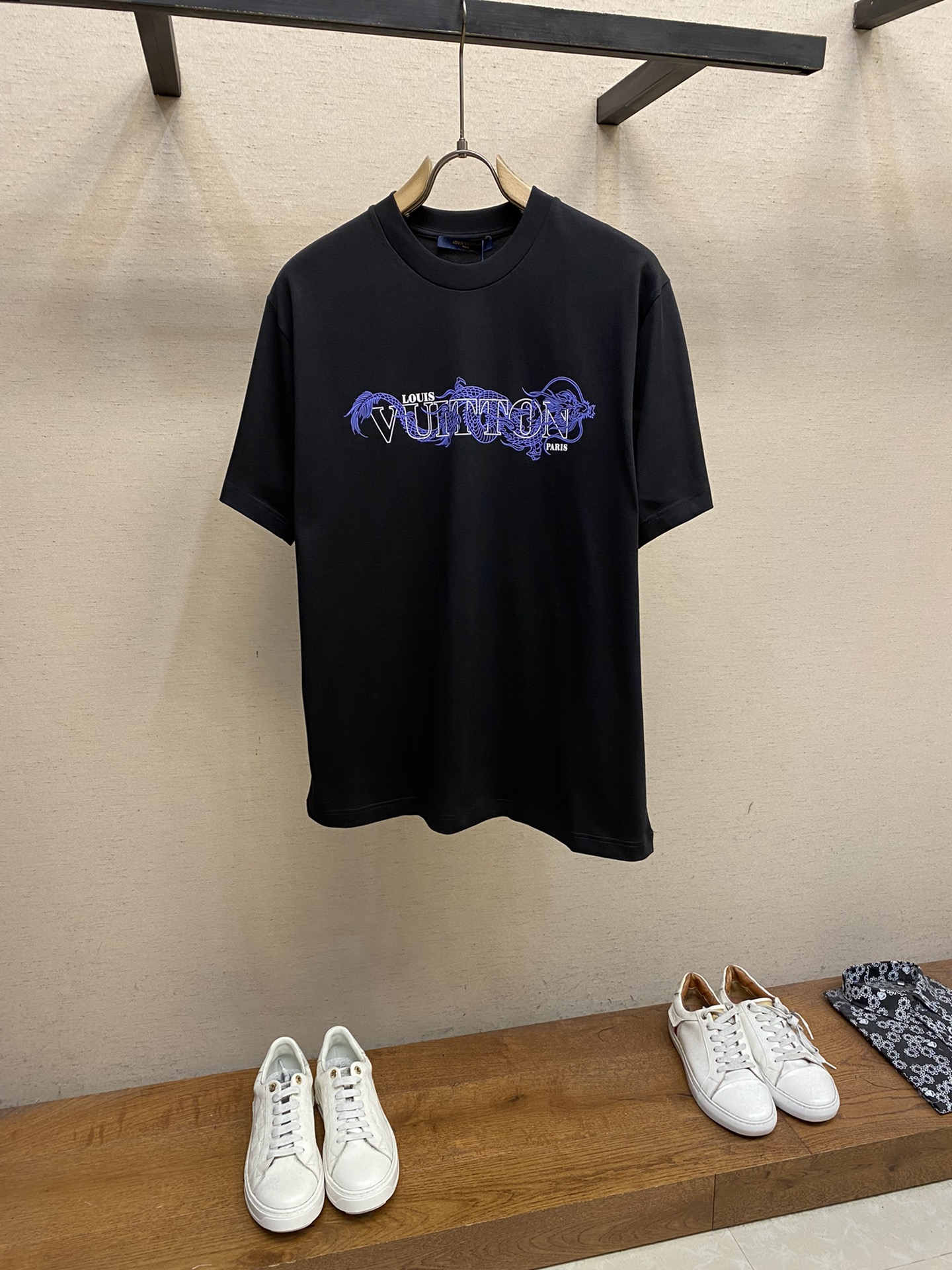 2023大人気ルイヴィトン黒Ｔシャツコピー_1