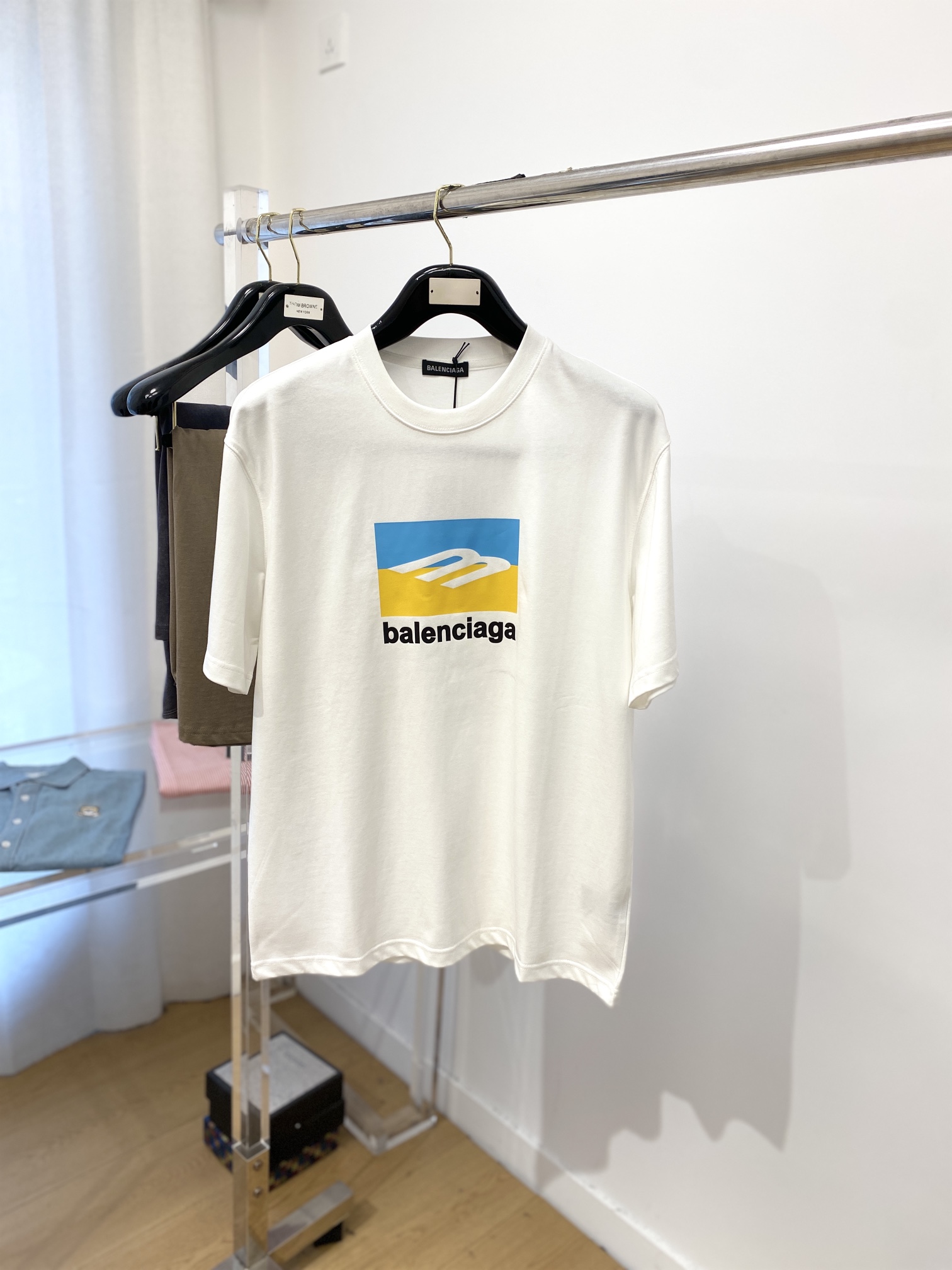 春冬新登場のバレンシアガ メンズ tシャツ スーパーコピー シンプル 万能なデザイン_1