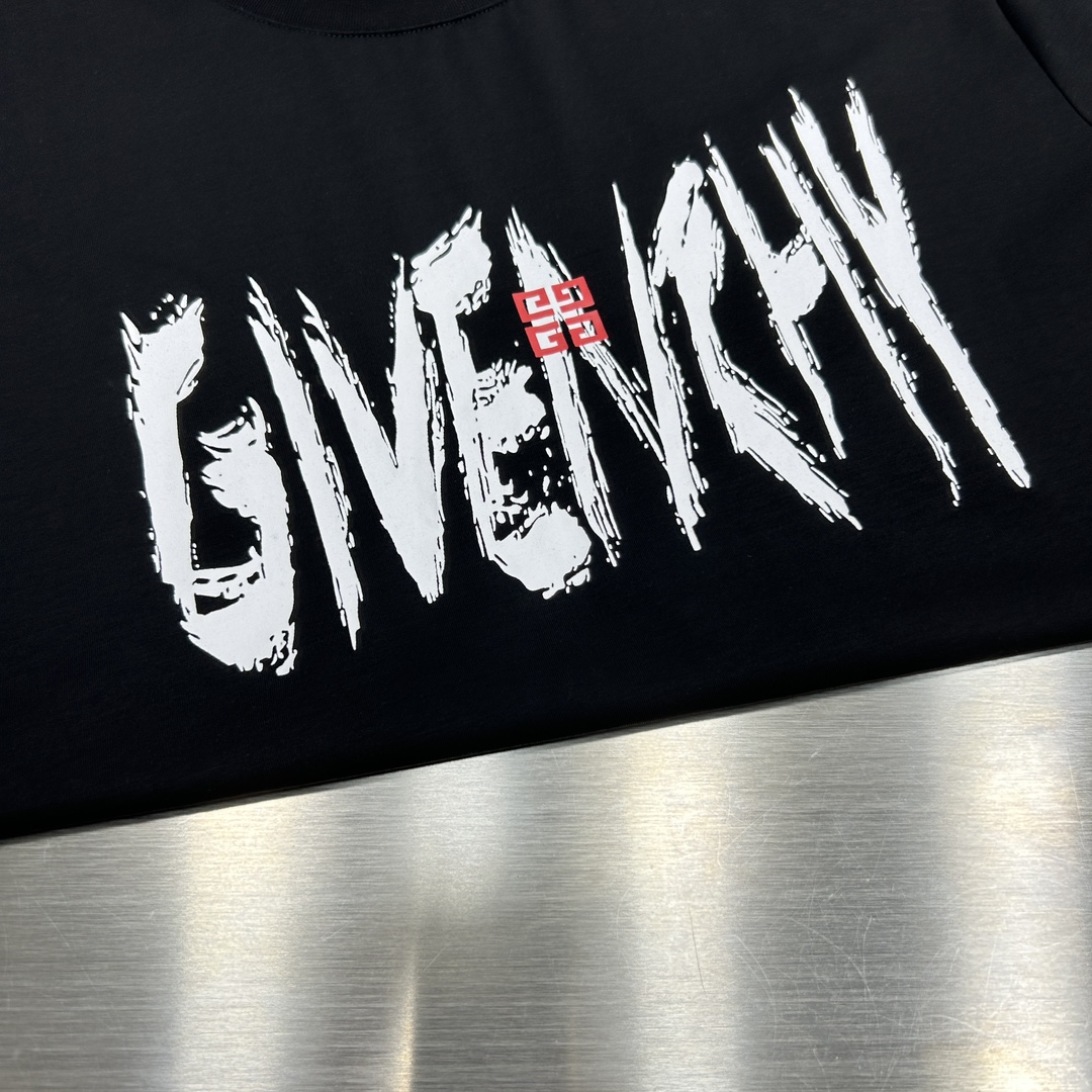 秋冬 超人気 新作ジバンシー  半袖tシャツn級品洗練された 着心地の良さ GIVENCHY_4