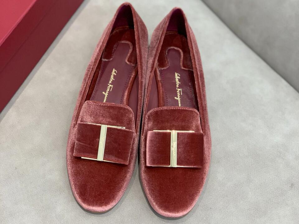 FERRAGAMOアウトレット価格 財布激安通販 春夏シューズ レディース 高さ1.5㎝ レッド