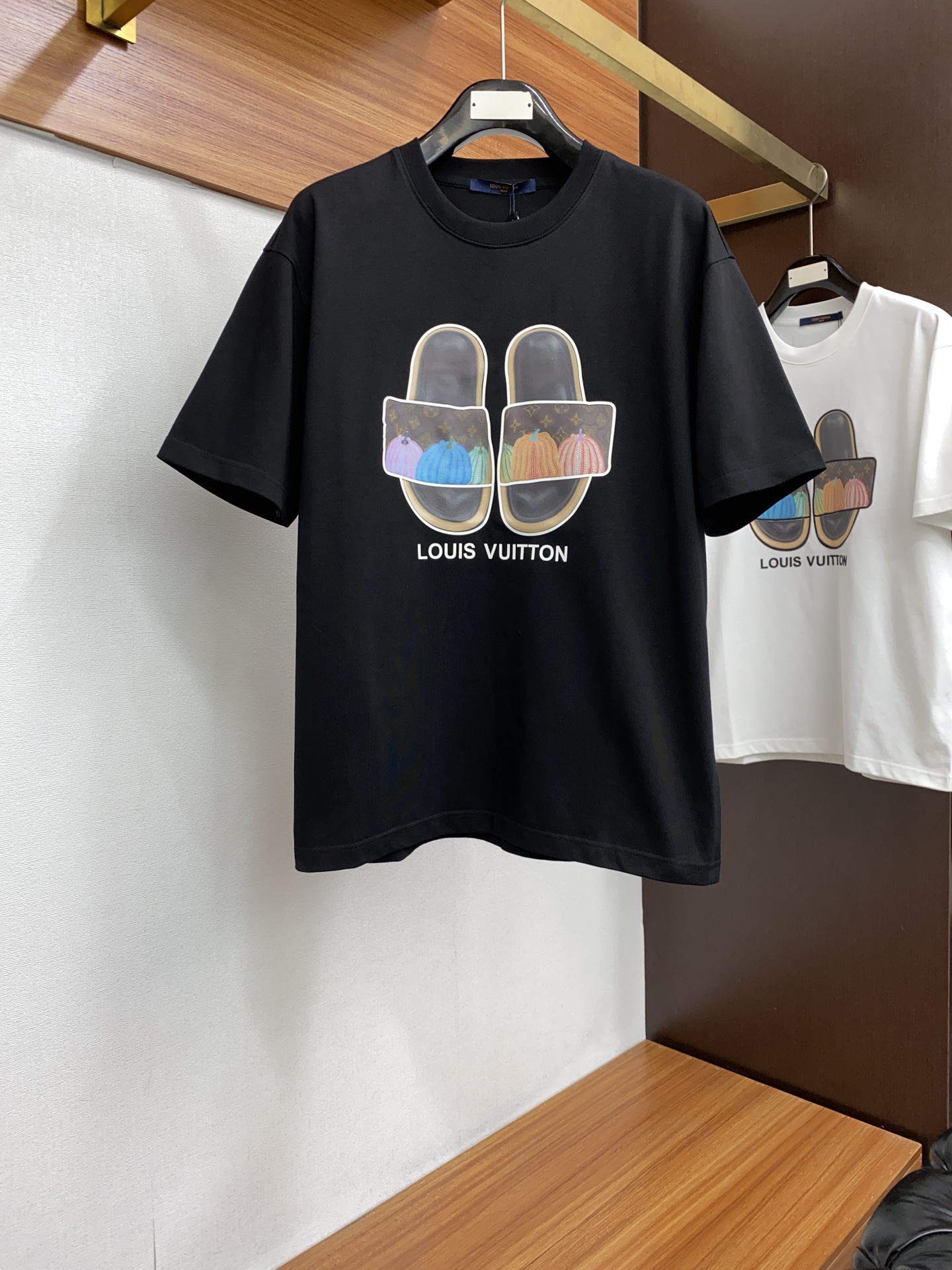 驚きの破格値人気のルイヴィトンレディースtシャツn級品 ユニセックス シルエット 高品質_1