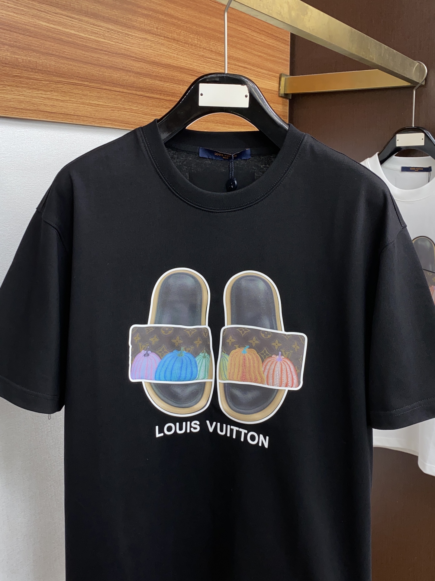 驚きの破格値人気のルイヴィトンレディースtシャツn級品 ユニセックス シルエット 高品質_2