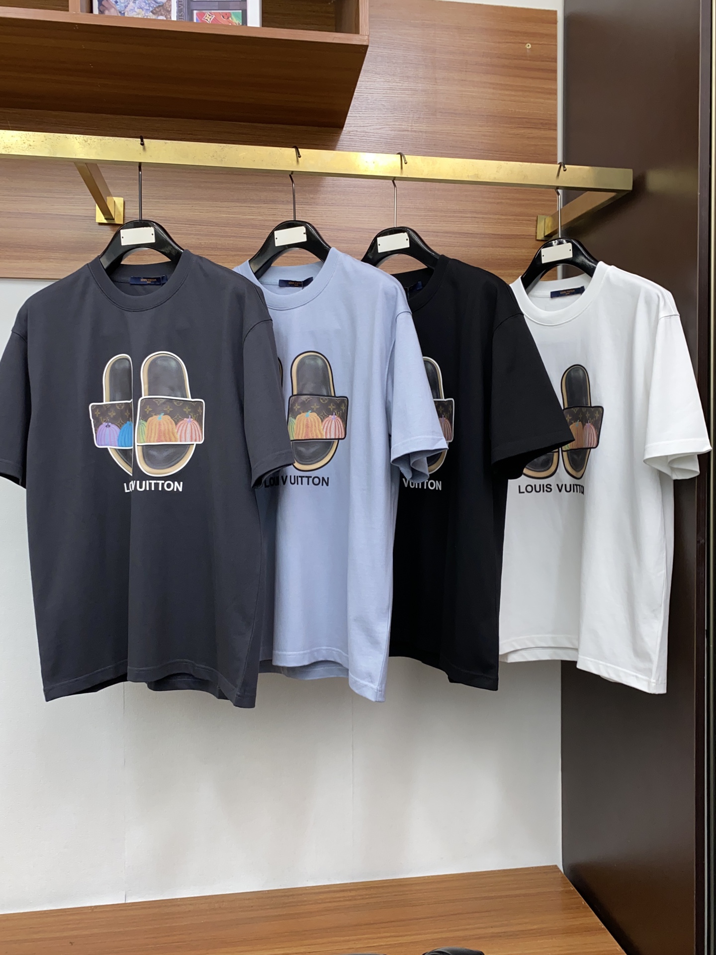 驚きの破格値人気のルイヴィトンレディースtシャツn級品 ユニセックス シルエット 高品質_6