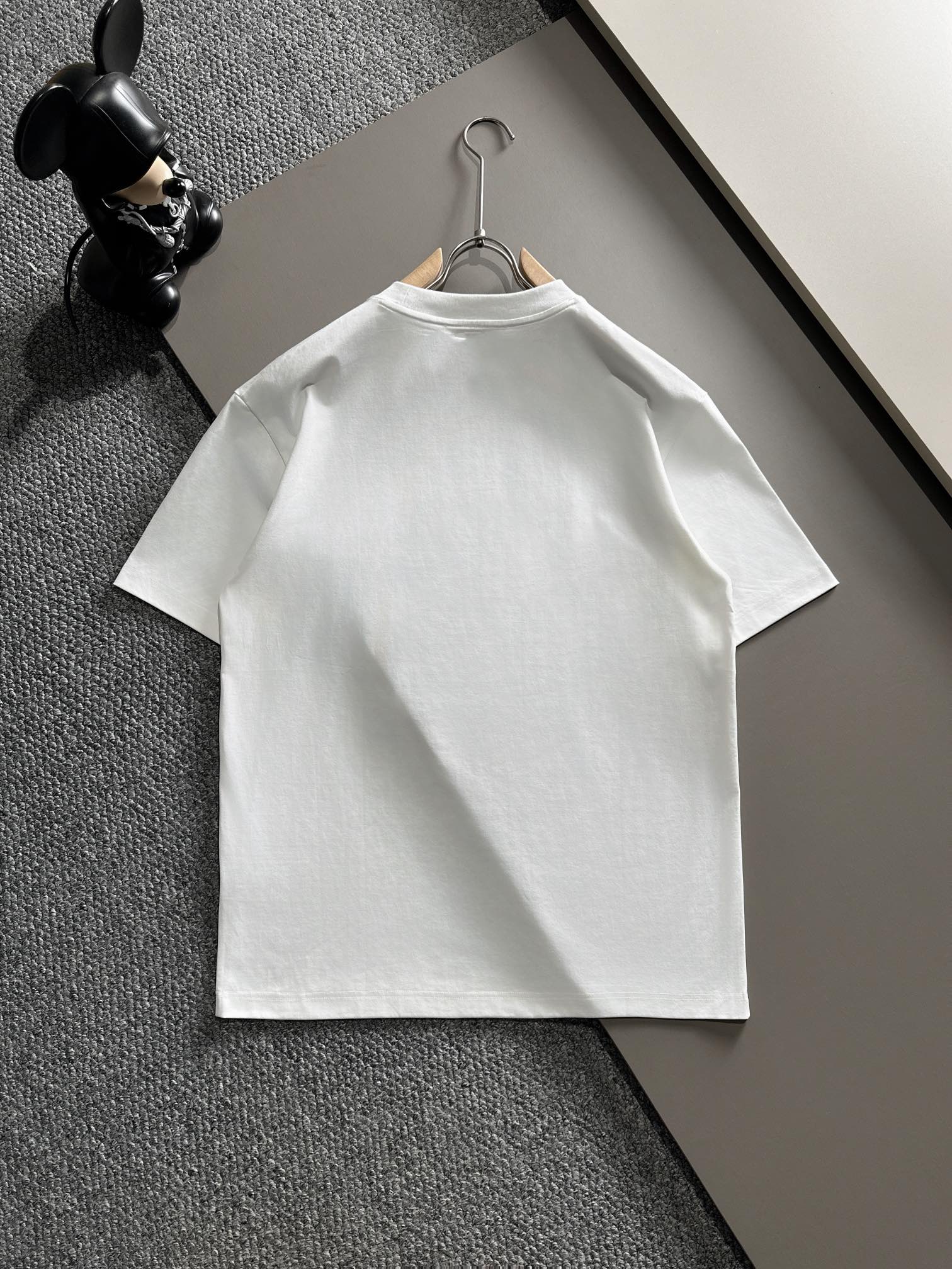 品質保証定番ルイヴィトン新作tシャツ偽物 高級な着心地 贅沢な素材 フィット感_7