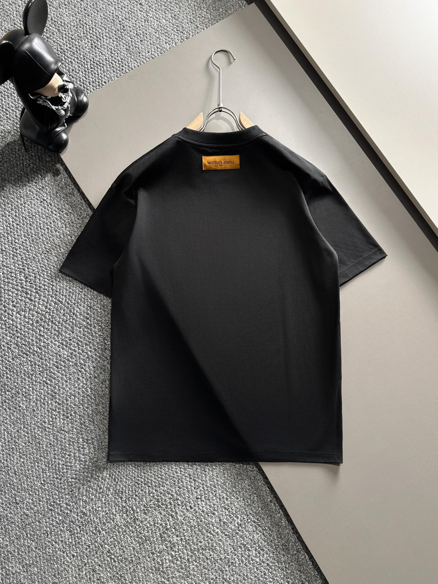 NEW 圧倒的な新作ルイヴィトンtシャツn級品 高級な着心地 贅沢な素材 フィット感_1