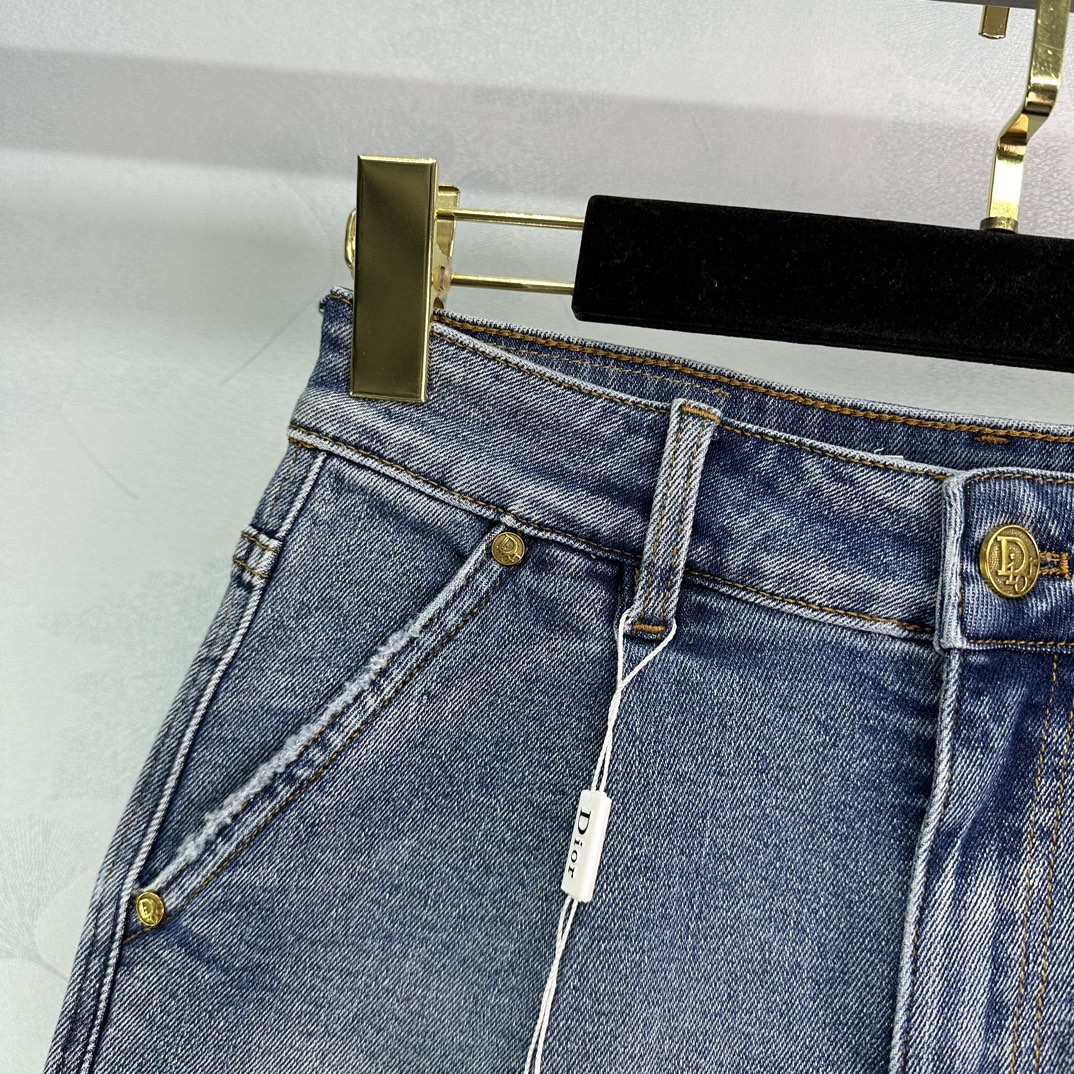 人気セール 高品質 ディオール パンツ偽物 CDロゴの メタルアクセサリー ファッション感_4