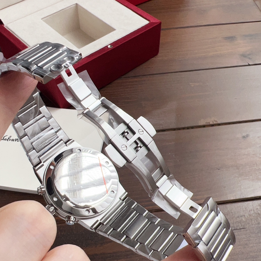 数量限定 得価フェラガモ時計コピー 41mmのケース径 耐摩耗性 耐スクラッチ性_6