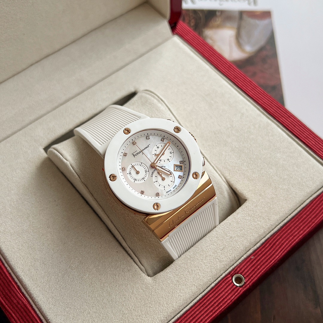 HOT100%新品腕時計フェラガモスーパーコピー 快適なラバーストラップ サファイアガラス_3