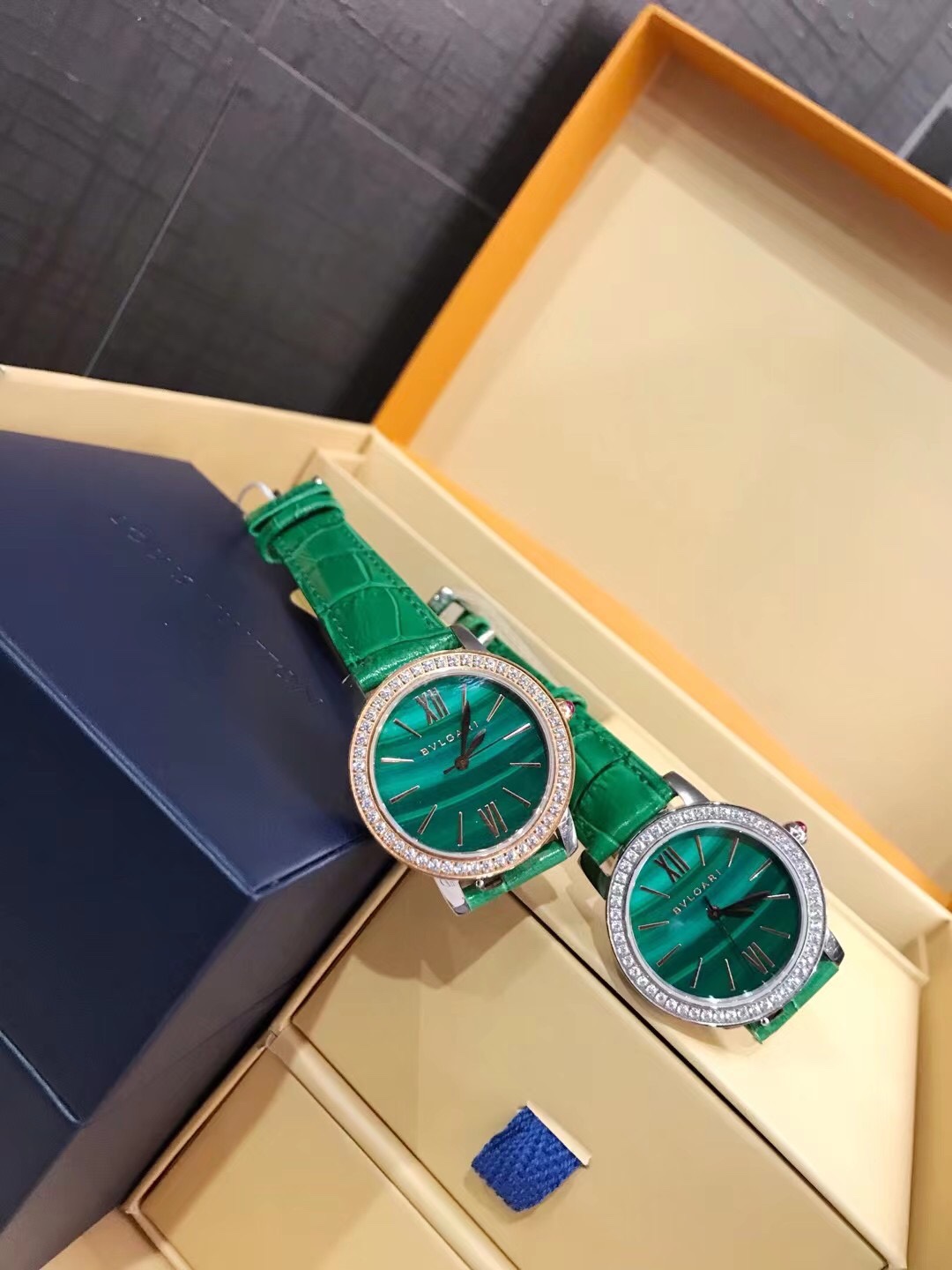 限定セール低価ブルガリレーディス時計偽物　TUBOGASシリーズ　高級感　エレガントなデザイン_4