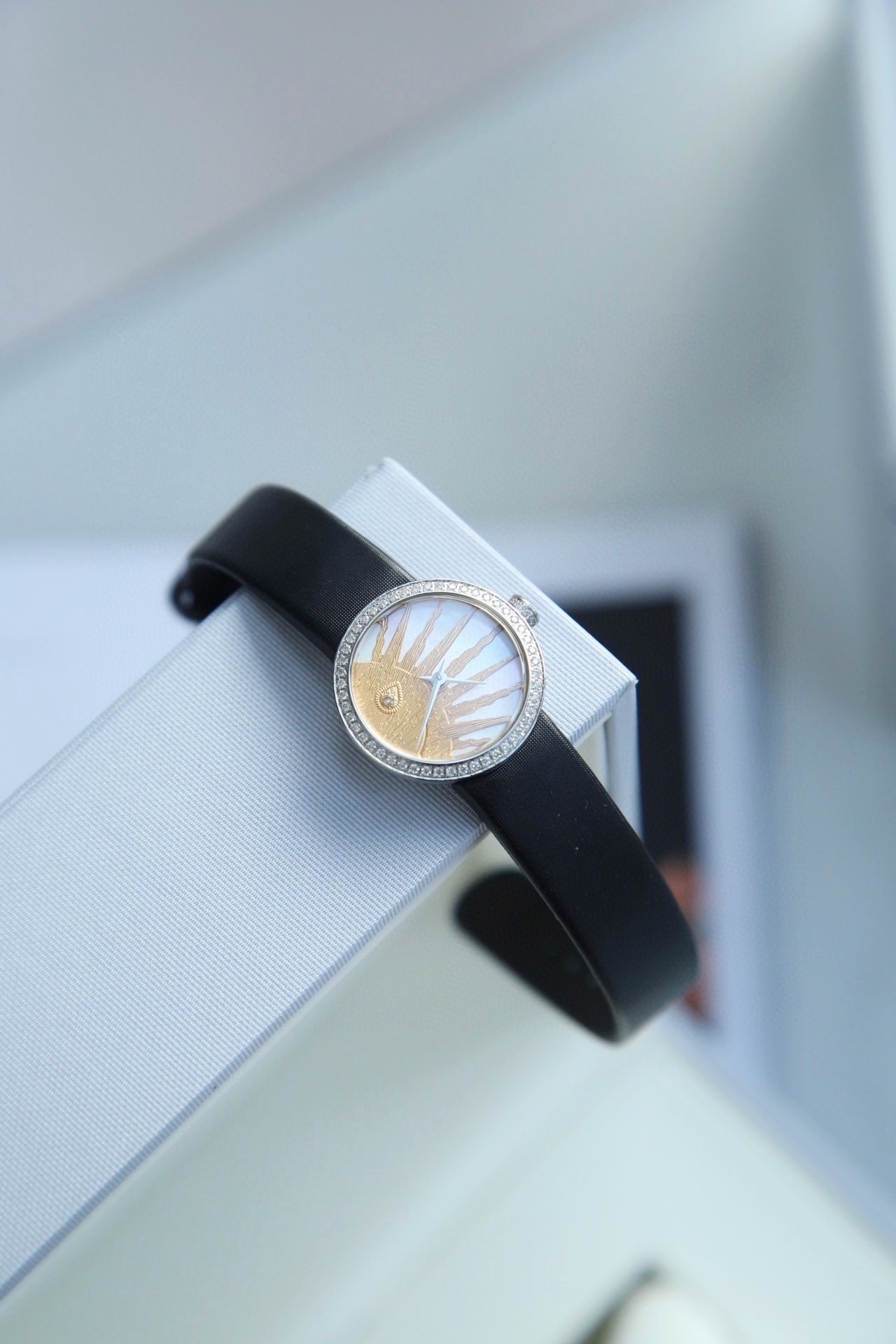 激安大特価 最新作のディオール時計スーパーコピー スイス製クォーツムーブメント_3
