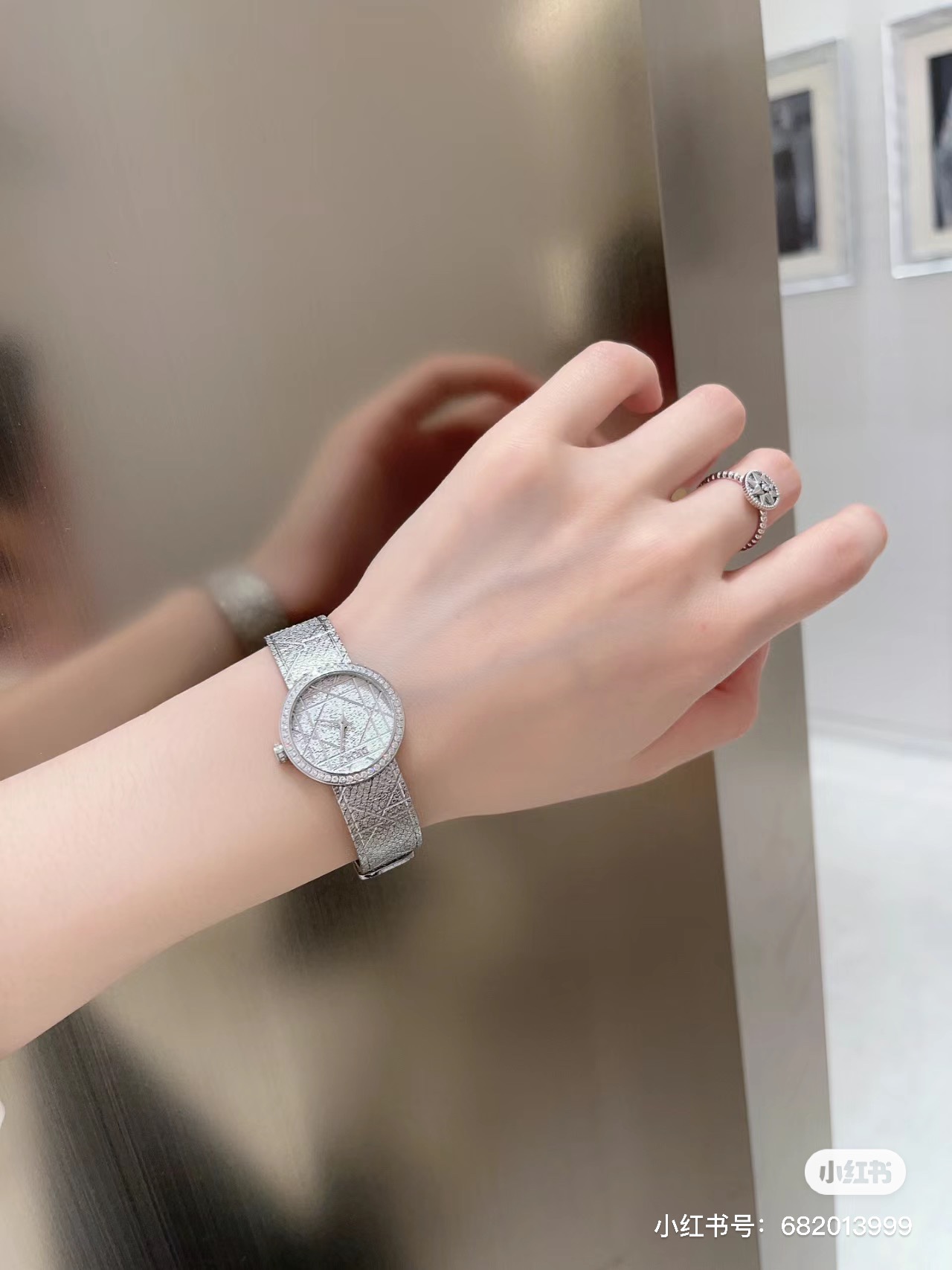最新作 人気定番 爆買い 腕時計 ディオール偽物 優美な曲線デザイン ダイヤモンド_3