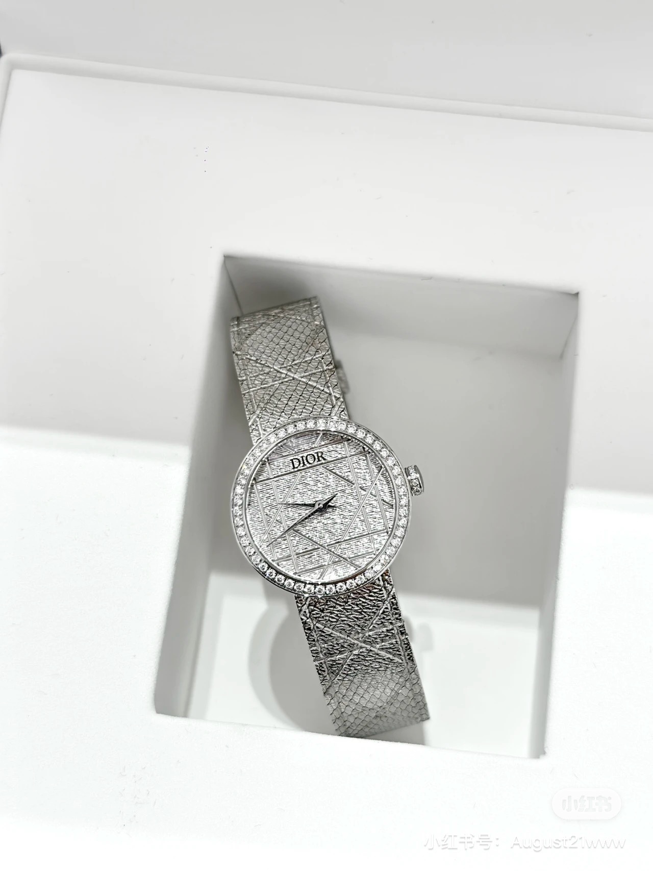 数量限定 得価ディオール時計コピー 優美な曲線デザイン ダイヤモンド_1