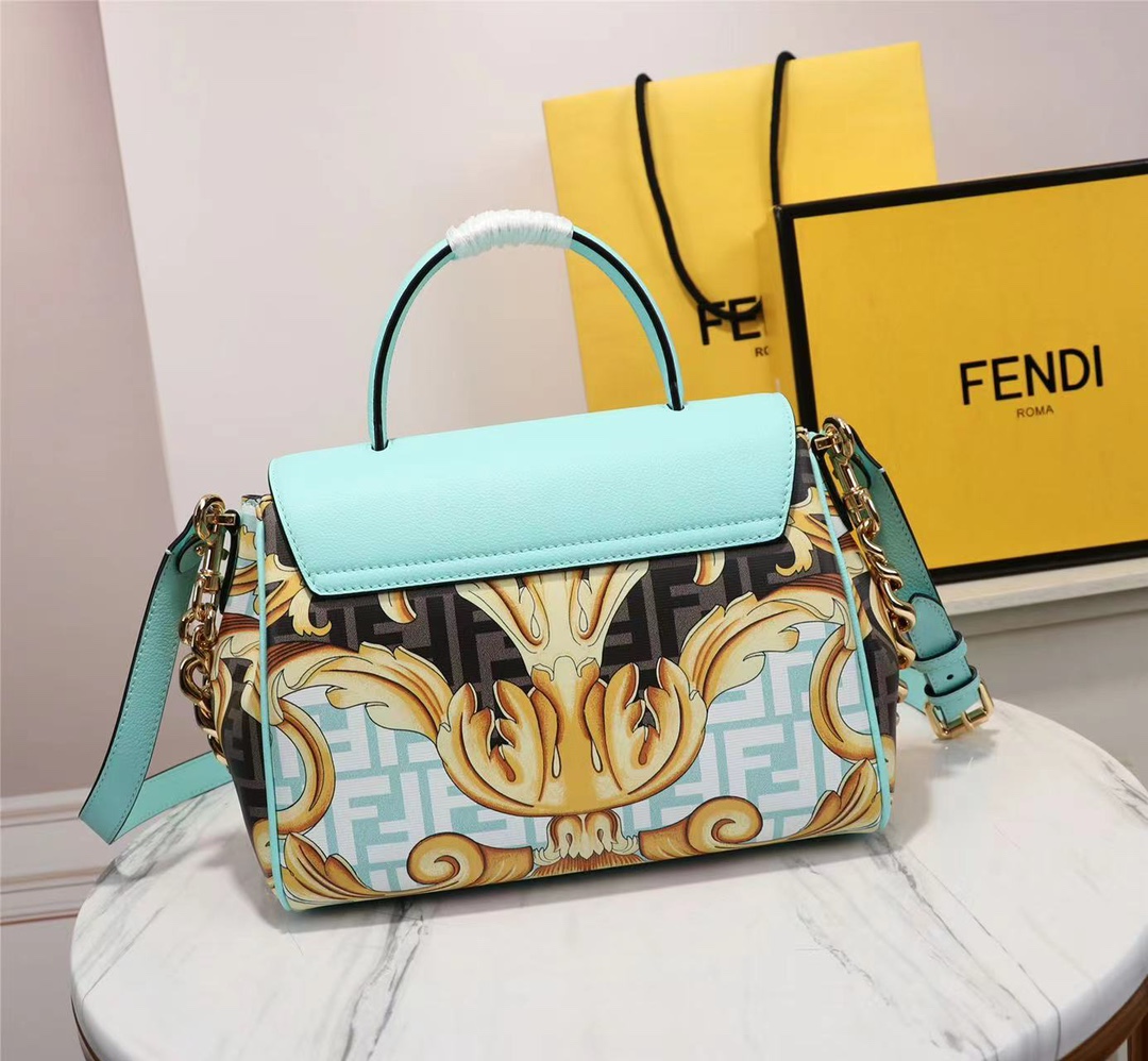 数量限定 得価 fendi カバン コピーヴェルサーチェのコラボレーションバッグ_2