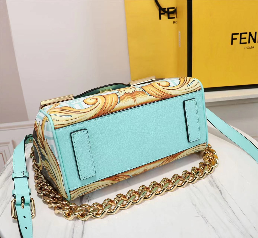 数量限定 得価 fendi カバン コピーヴェルサーチェのコラボレーションバッグ_4