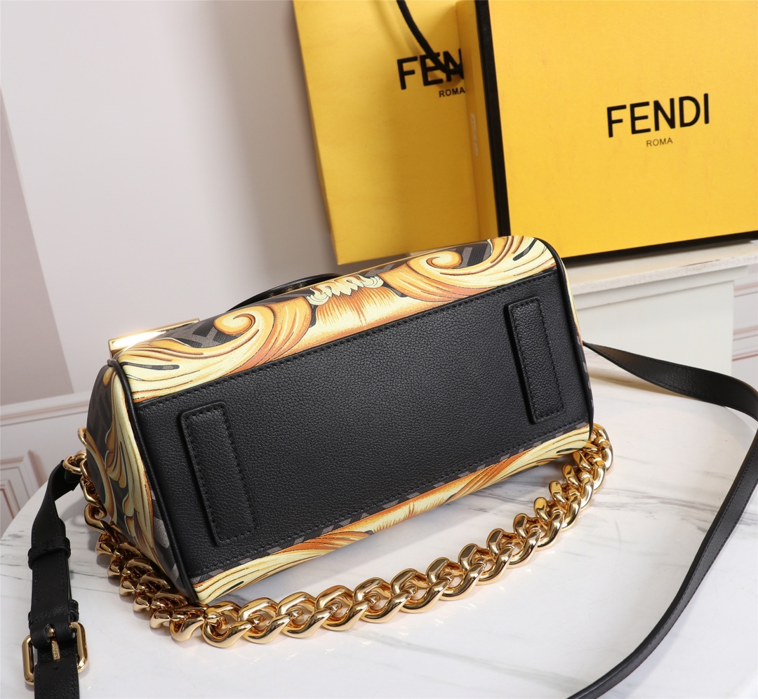 2023 人気 定番 安いfendi カバン メンズコピー ヴェルサーチェのコラボレーションバッグ_4